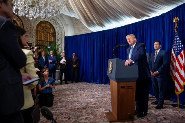 Donald Trump grozi wiceprezydentce Wenezueli i mówi o aneksji Grenlandii