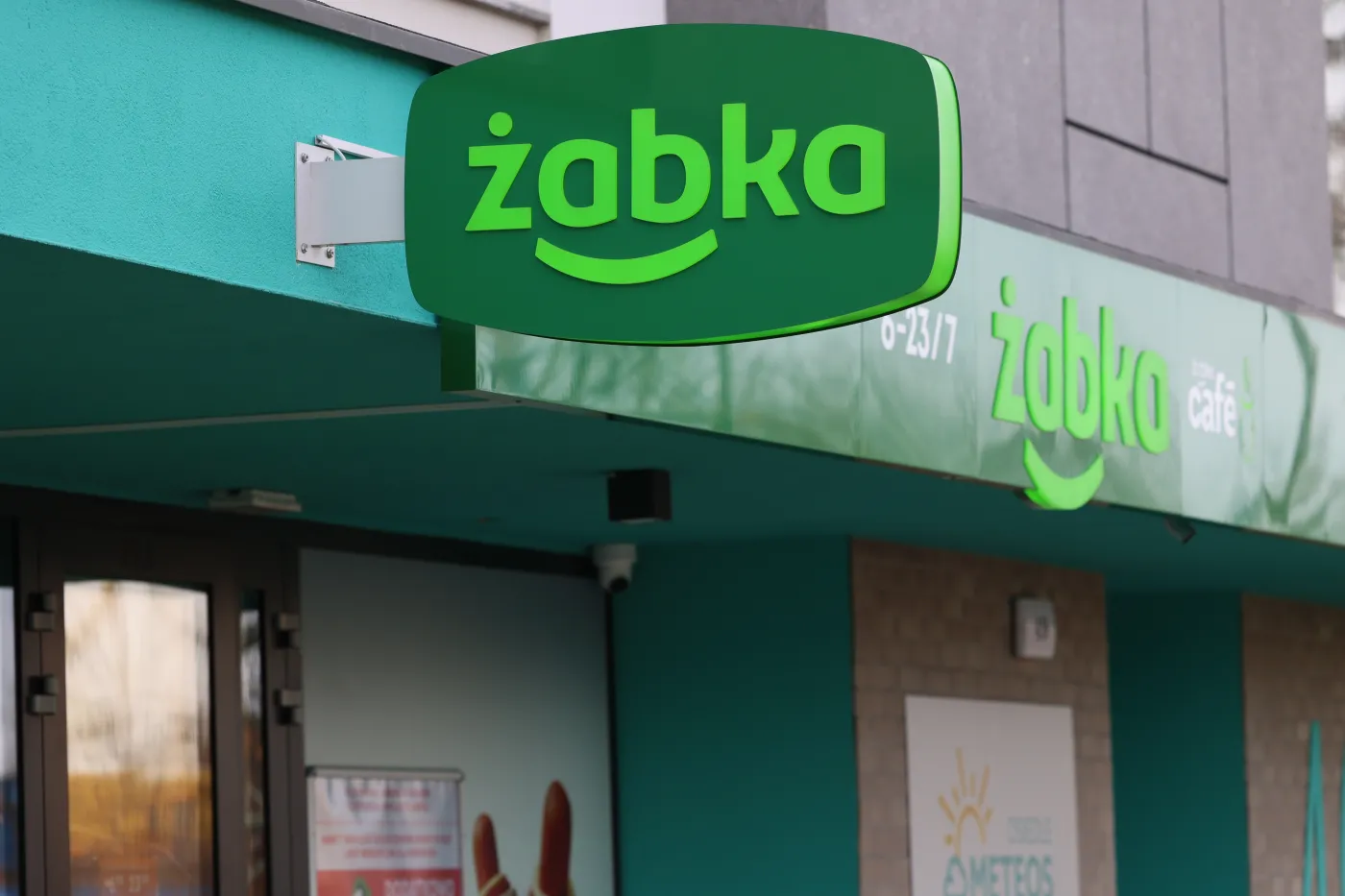 W jakich godzinach otwarta jest Żabka w Trzech Króli? Godziny otwarcia