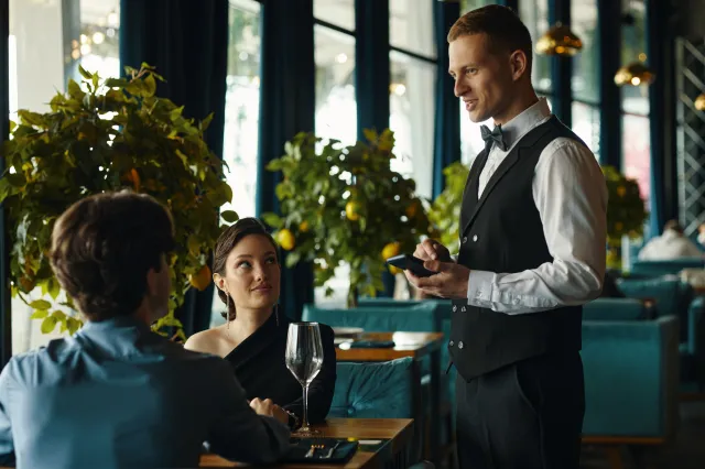 Polacy nie zostawili napiwku w restauracji. Zaskakująca reakcja kelnerów