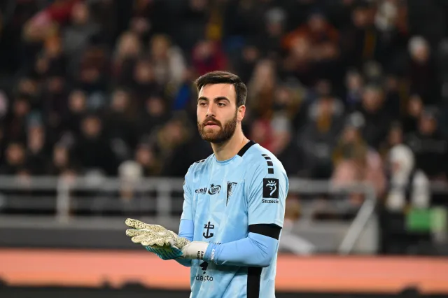 Bramkarz Pogoni wrzucił sobie piłkę do bramki. Pozo bohaterem "Portowców"