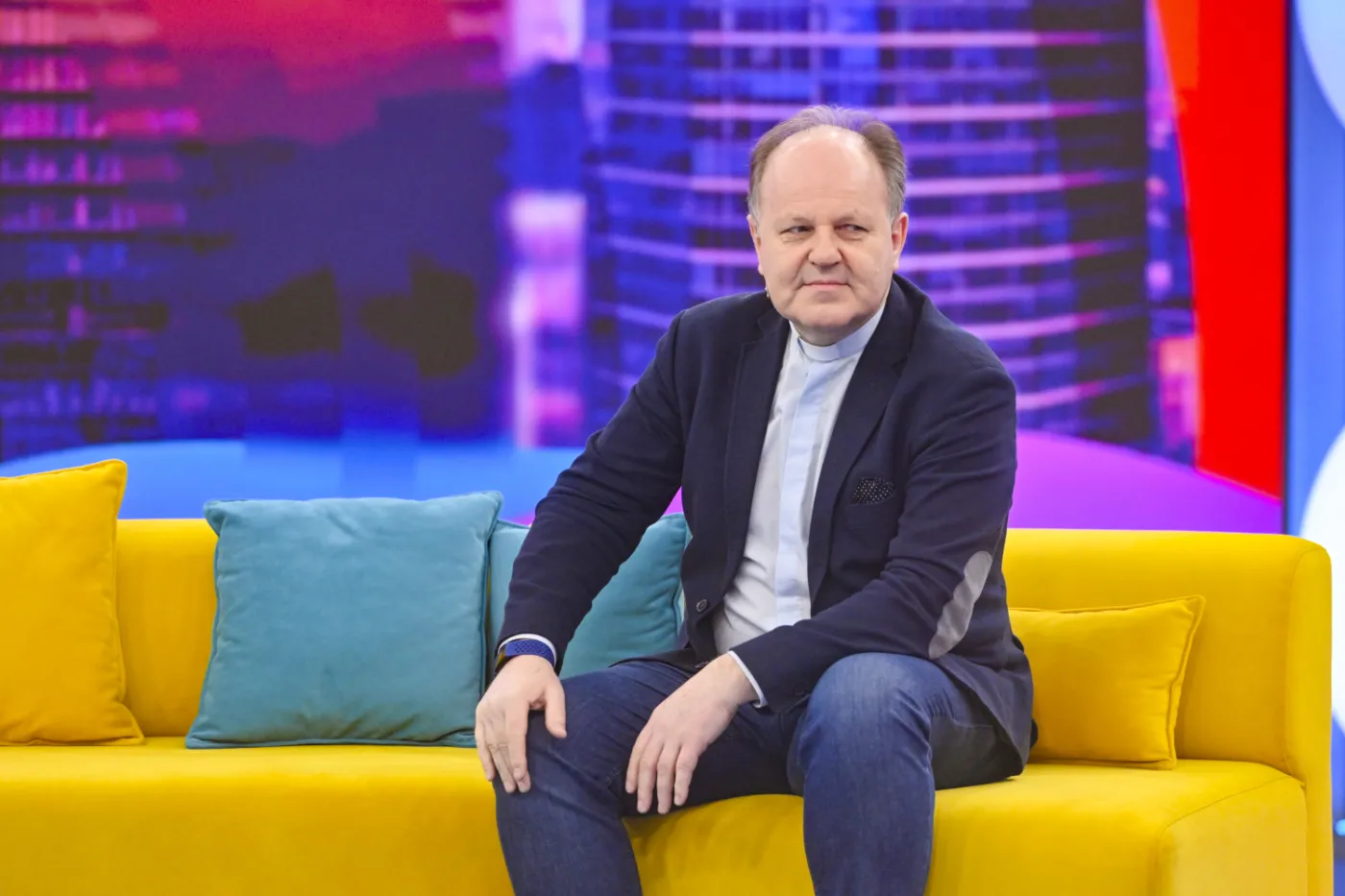 Ksiądz Kazimierz Sowa drwi z influencerów w Dubaju. Takie słowa padły