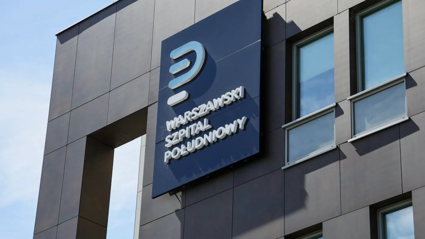 Konferencja Przemys?awa Czarnka przed Szpitalem Po?udniowym