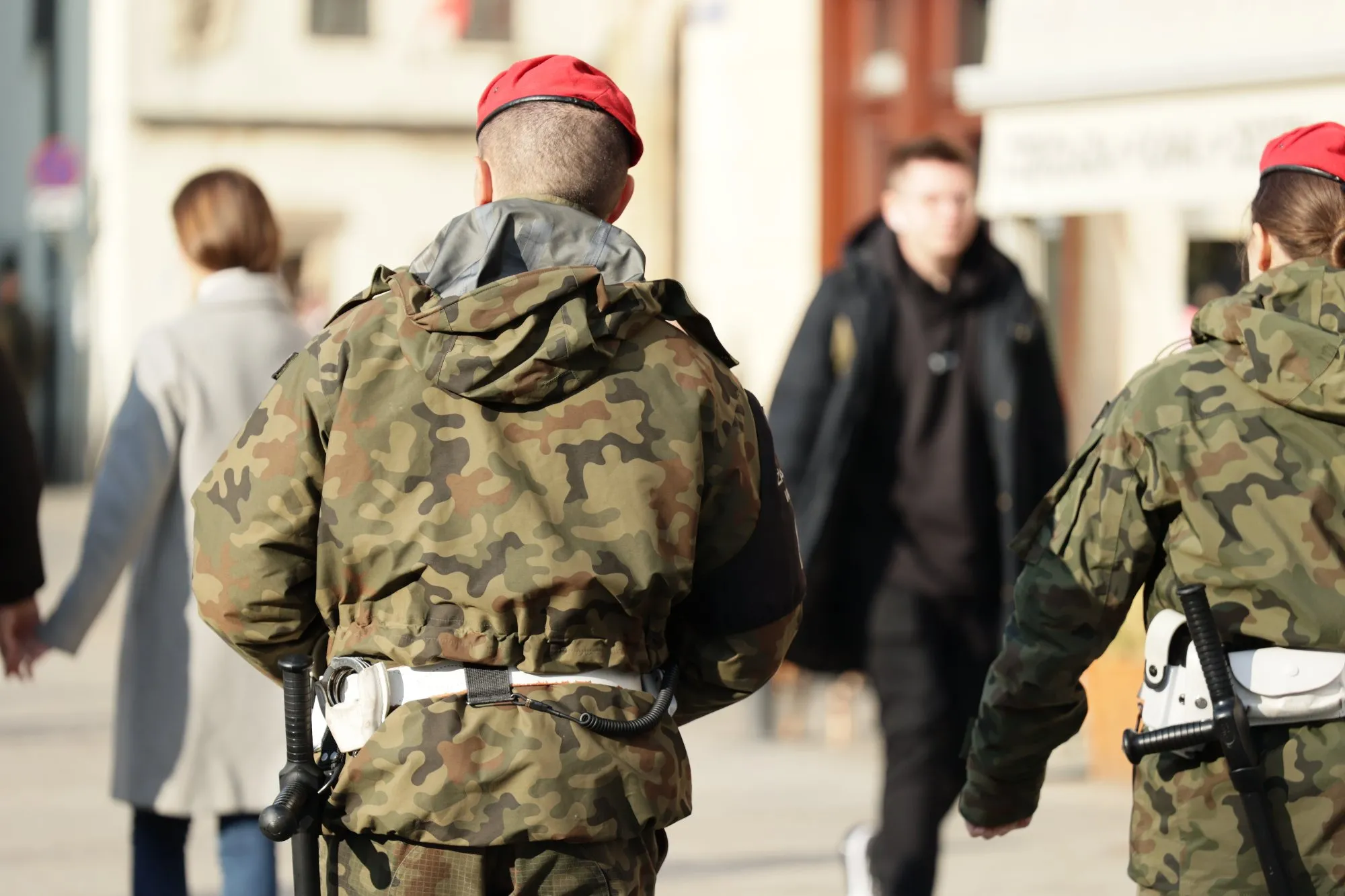 MSWiA stawia na mundur od szkoły. W Polsce działa już blisko 420 klas