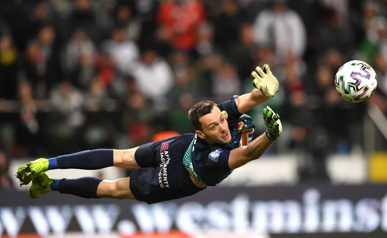 Legia Warszawa - Jagiellonia Białystok. Na zdjęciu bramkarz Dejan Iljew