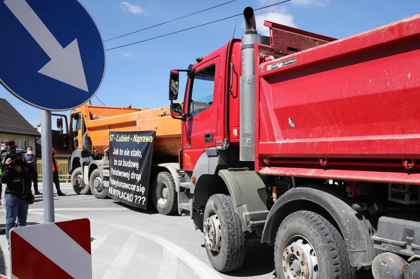 protest-podwykonawcow-budowy-odcinka-drogi-s7-lubiennaprawa-na-zakopiance-27938294.jpg