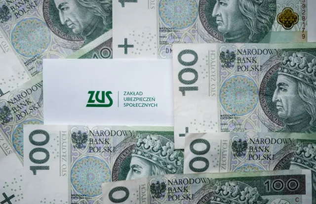 ZUS: Rośnie zainteresowanie bonem turystycznym