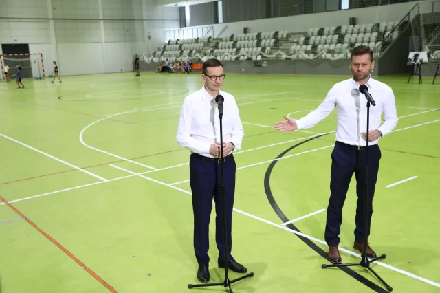 Premier: Rozpoczynamy program budowy hal sportowych. Powstanie 1000 hal