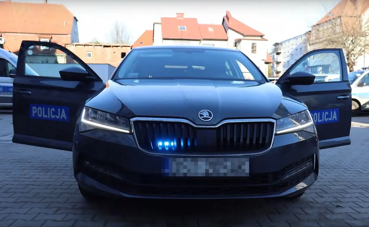 skoda-superb-policja-ma-nowy-nieoznakowany-radiowoz-z-wideorejestratorem-37354509.jpg