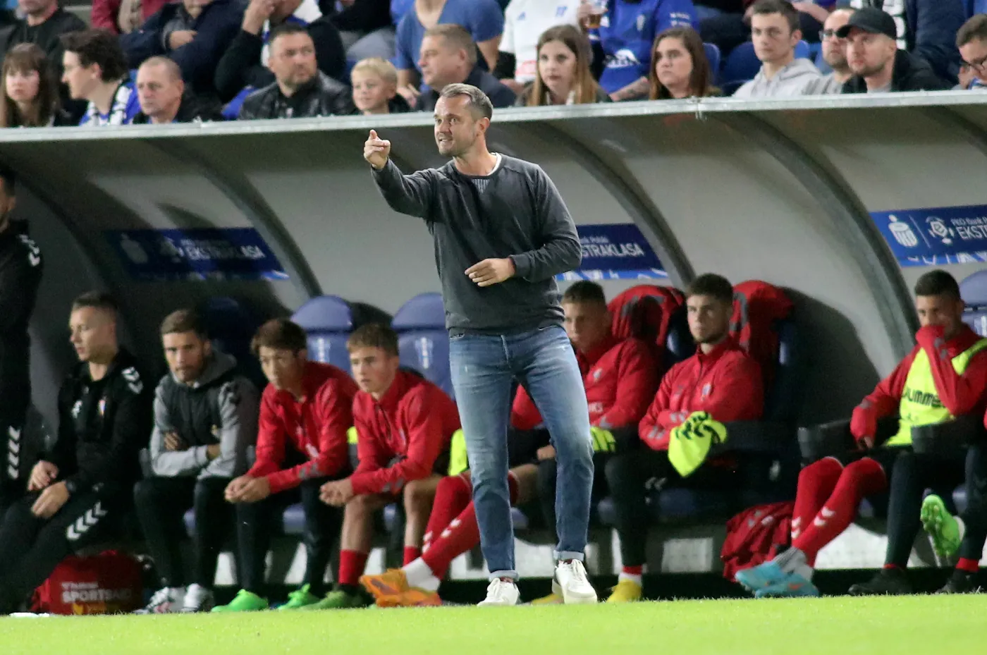 Trener Górnika Zabrze Bartosch Gaul podczas meczu piłkarskiej Ekstraklasy