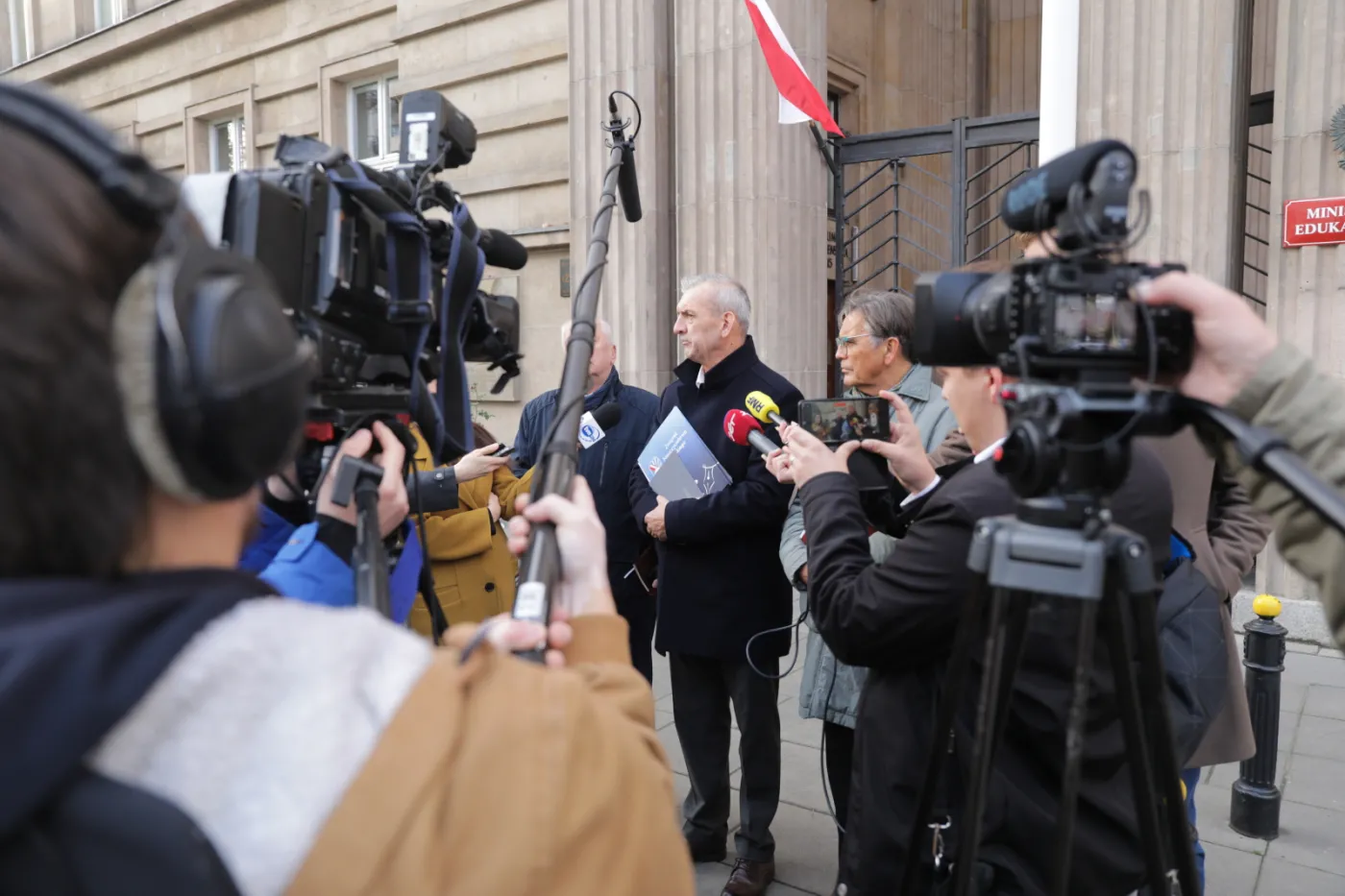 "Dobre spotkanie, konstruktywne, kolejne będą". Nauczyciele z ZNP po rozmowach z Czarnkiem