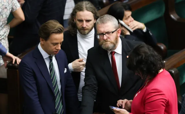 Konfederacja może być języczkiem u wagi w przyszłym Sejmie. To może ją dopiero pogrążyć