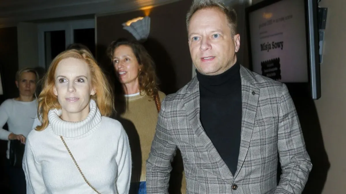 Żona Macieja Stuhra odpiera ataki. Poszło o słowa Romy Wąsik. "Wyluzujcie"