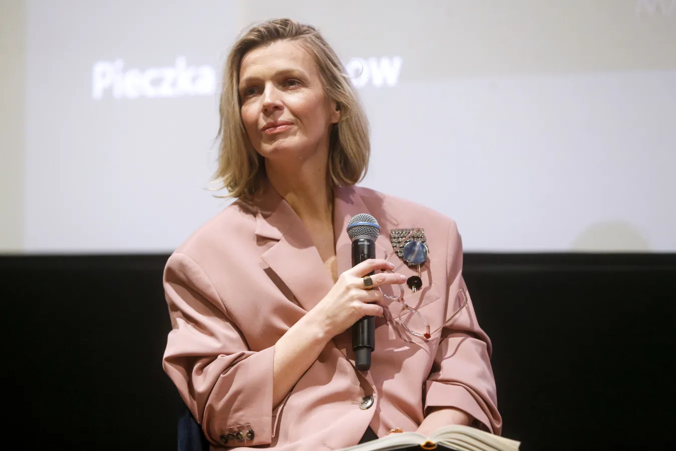 Internautka oceniła Magdę Mołek. Pisze o "posągowości". Prezenterka odpowiedziała