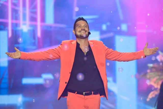 Bartek Wrona wspomina czasy Just 5. "Nie raz poleciały jajka i pomidory" [WIDEO]