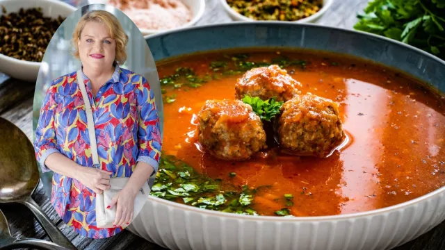 Co Katarzyna Bosacka gotuje dla nowego ukochanego? Oto jej przepis na pyszną zupę pomidorową z wkładką!