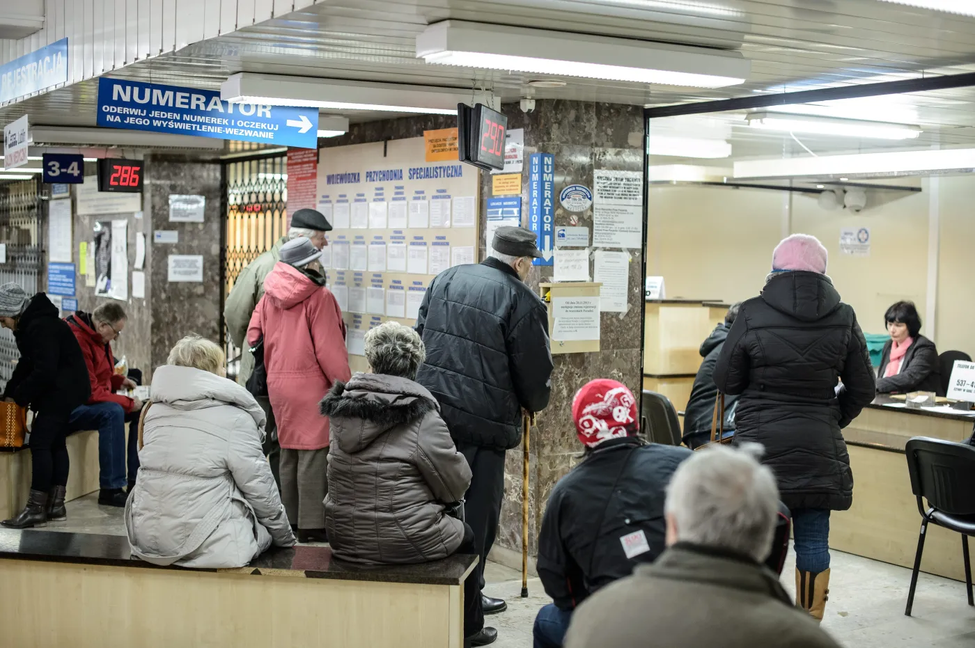 Zapisy do lekarzy na nowych zasadach. To koniec z długimi kolejkami w przychodniach?