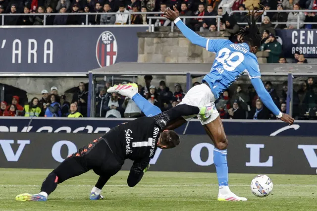 Skorupski kontuzjowany. Bramkarz reprezentacji Polski musiał zejść z boiska