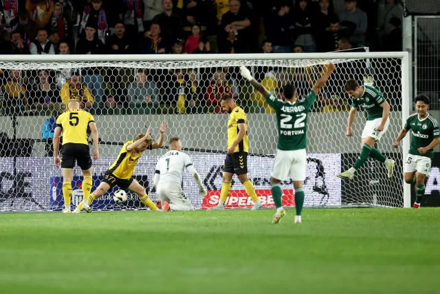 Legia w trzy minuty strzeliła dwa gole. Szkurin wreszcie trafił do siatki