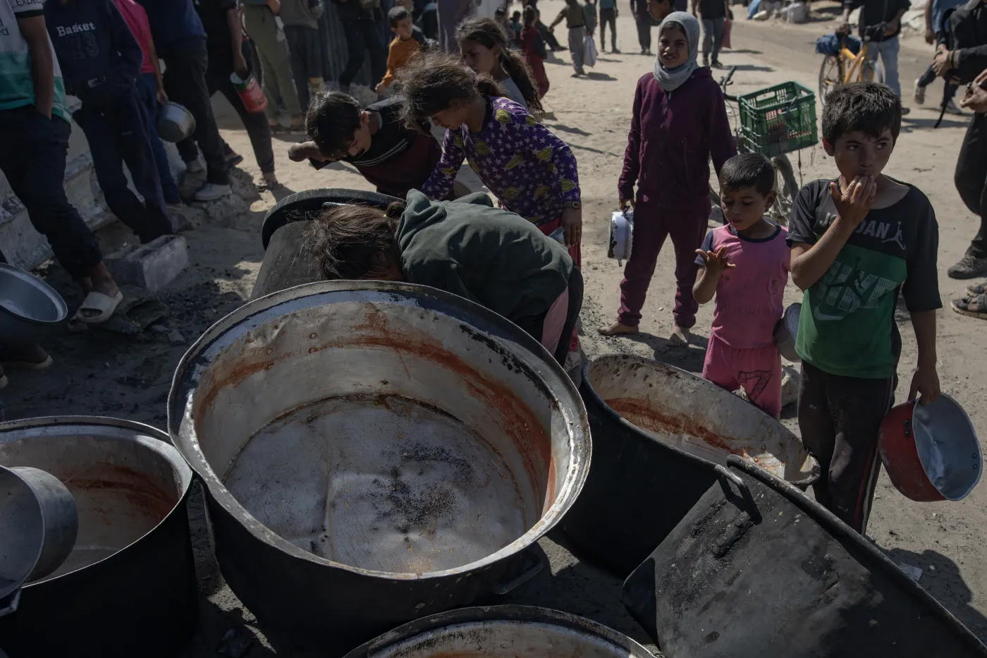 Strefa Gazy. Rośnie bilans ofiar izraelskiego ataku na punkt pomocy