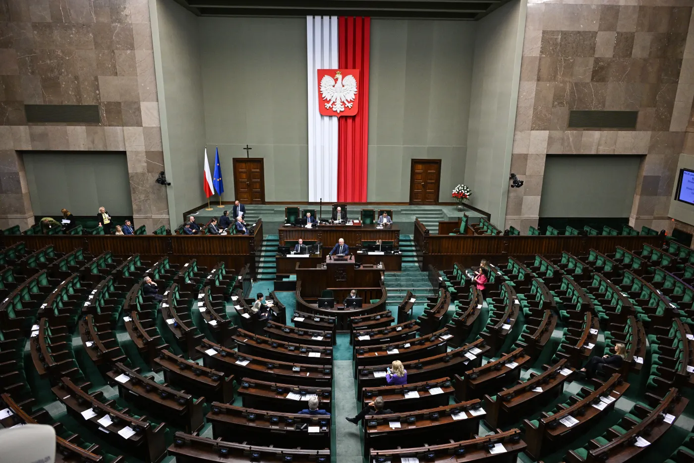 Zdrada w koalicji? Polska 2050 głosuje z PiS i Konfederacją, Tusk wściekły