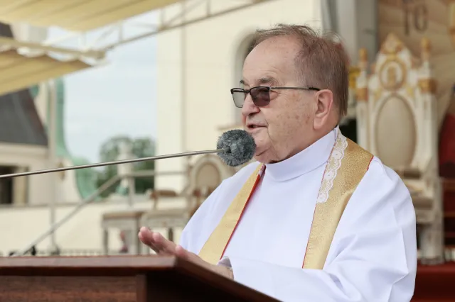 Ojciec Rydzyk w ostrych słowach do minister edukacji. "Co ty kobito sobie wyobrażasz?"