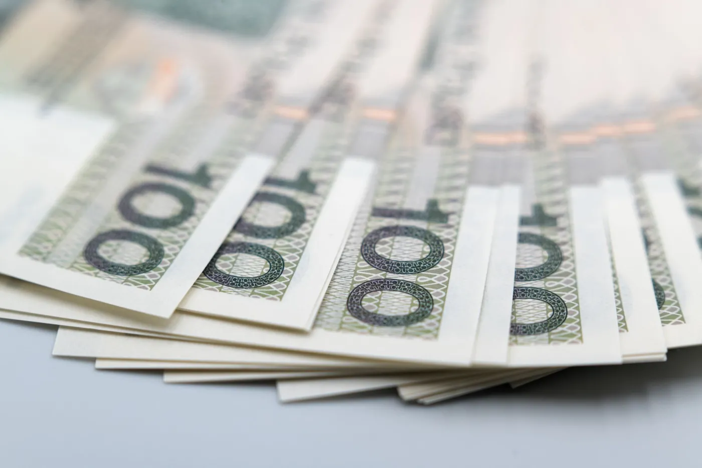 ZUS wypłaca dodatkowe 400 zł do emerytury. Wystarczy złożyć prosty wniosek