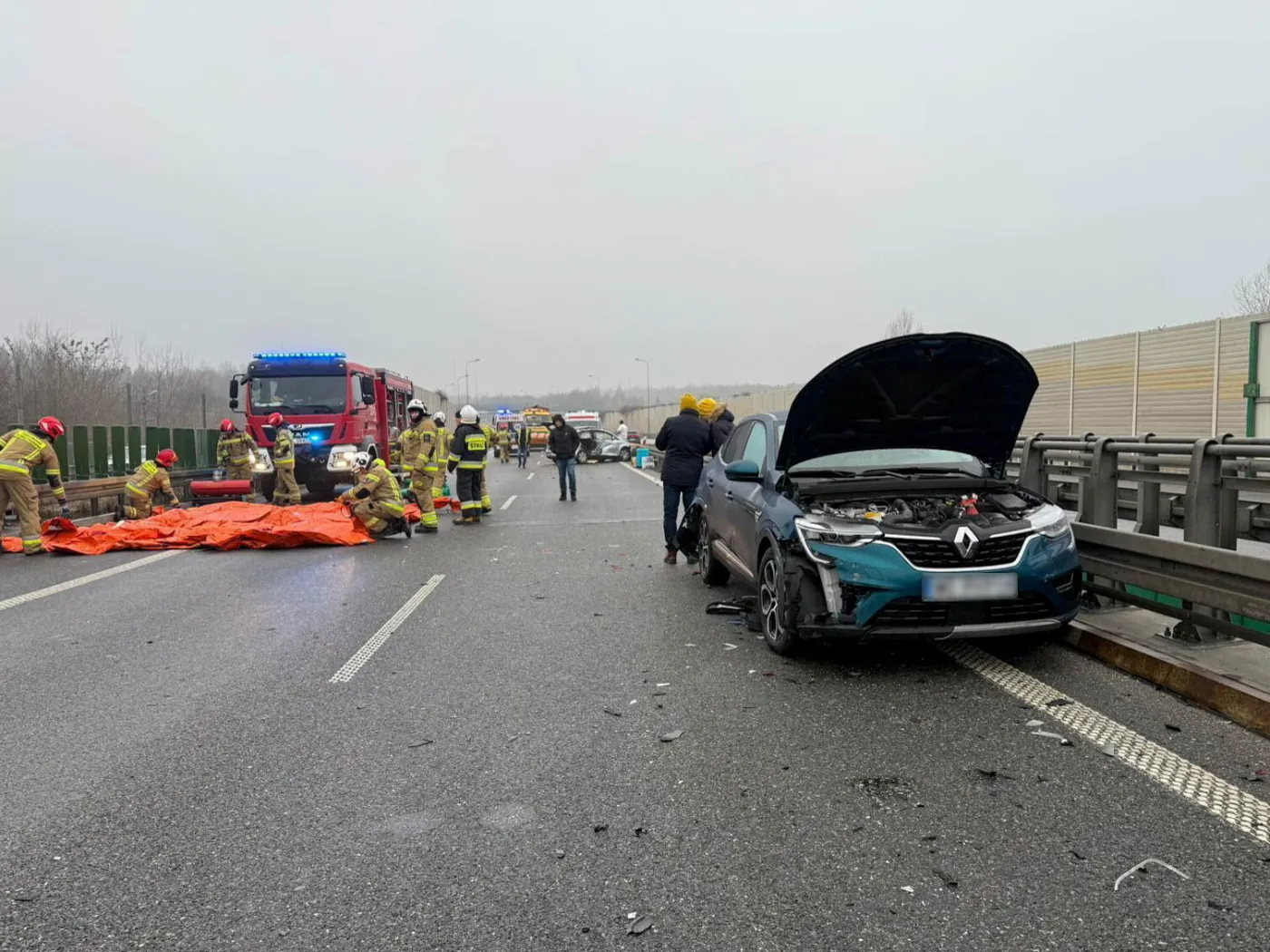 Karambol na S8. Dziewięć aut, są ranni. Wielogodzinne utrudnienia na trasie do Warszawy