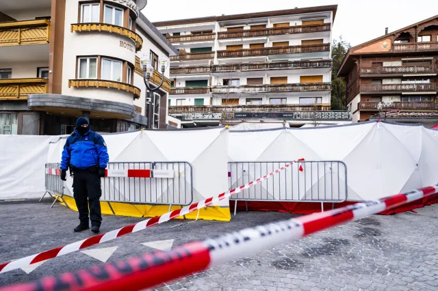 Tragedia w szwajcarskim kurorcie. To zdjęcie zrobiono chwilę przed pożarem [FOTO]