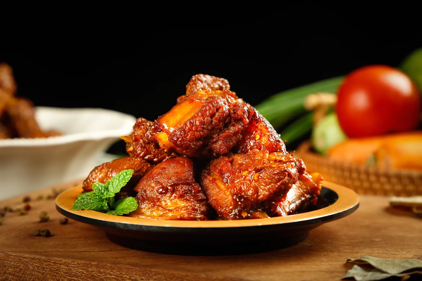 Pyszny obiad na czwartek. Podajemy przepis, Ty gotujesz. Duszone, mięciutkie żeberka po włosku