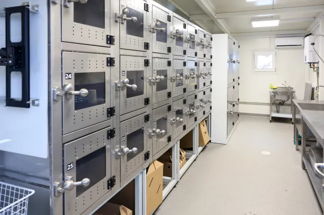 Pierwszy "ptakomat" na świecie został właśnie otwarty w warszawskim zoo