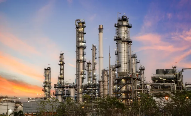 Iran grozi blokadą ropy. "Przygotujcie się na 200 dolarów za baryłkę"