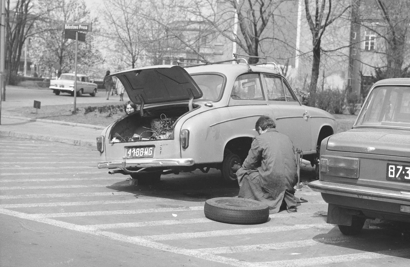 Bardzo nostalgiczny QUIZ o życiu w czasach PRL. Wyrobisz normę punktów?