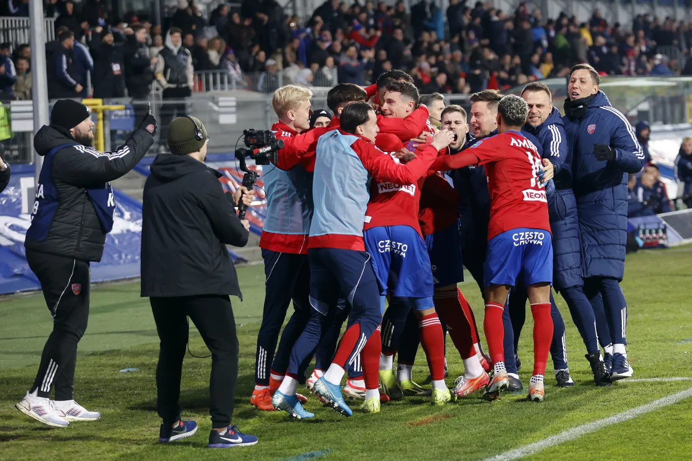 Puchar Polski. Rollercoaster pod Jasną Górą. Zych bohaterem, Raków w finale