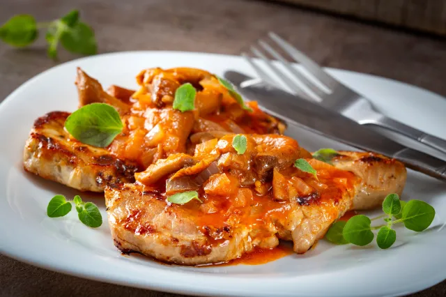 Aromatyczne, miękkie i kruche bitki schabowe. Zastosuj ten trik, a będą idealne