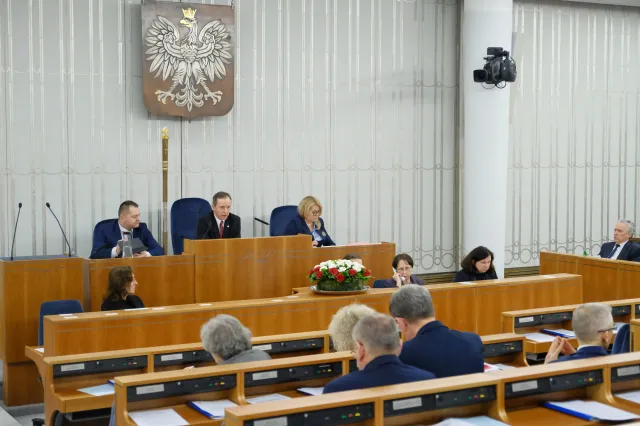 Senat usunął zmiany w Kodeksie wyborczym. Większe pieniądze dla przedsiębiorców