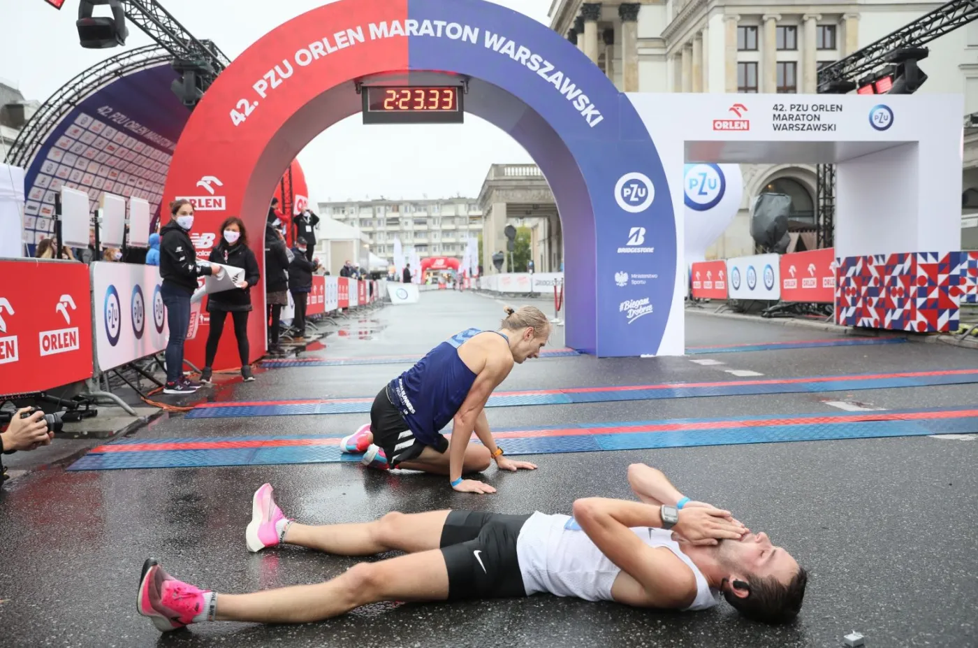 Maraton Warszawski: Pobiegli na przekór wirusowi i fatalnej pogodzie
