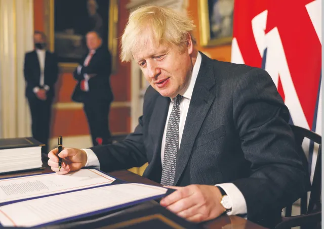 Johnson: Jesienią konieczna może być nowa tura szczepień przeciw Covid-19