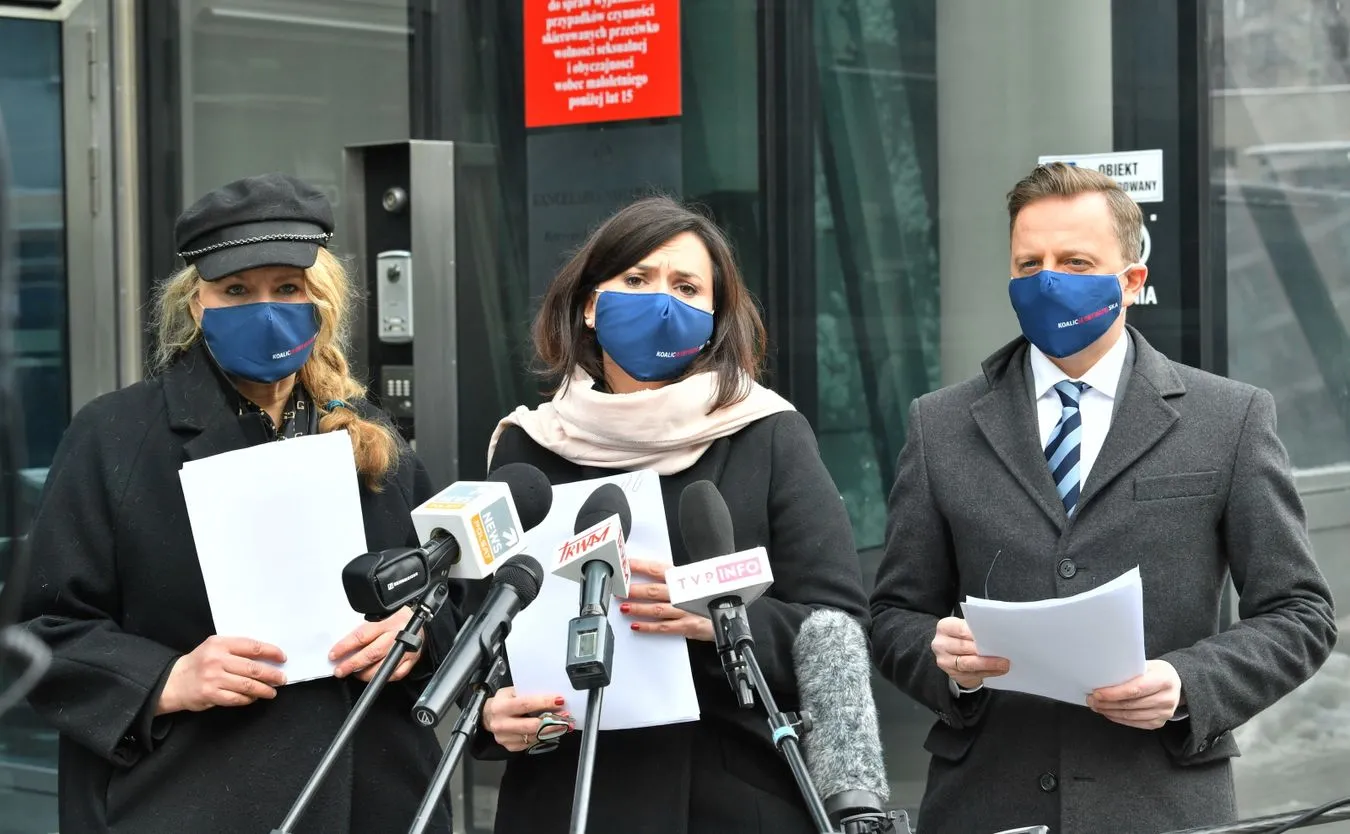 Kontroli nie było. Posłów KO nie wpuszczono do siedziby komisji ds. pedofilii