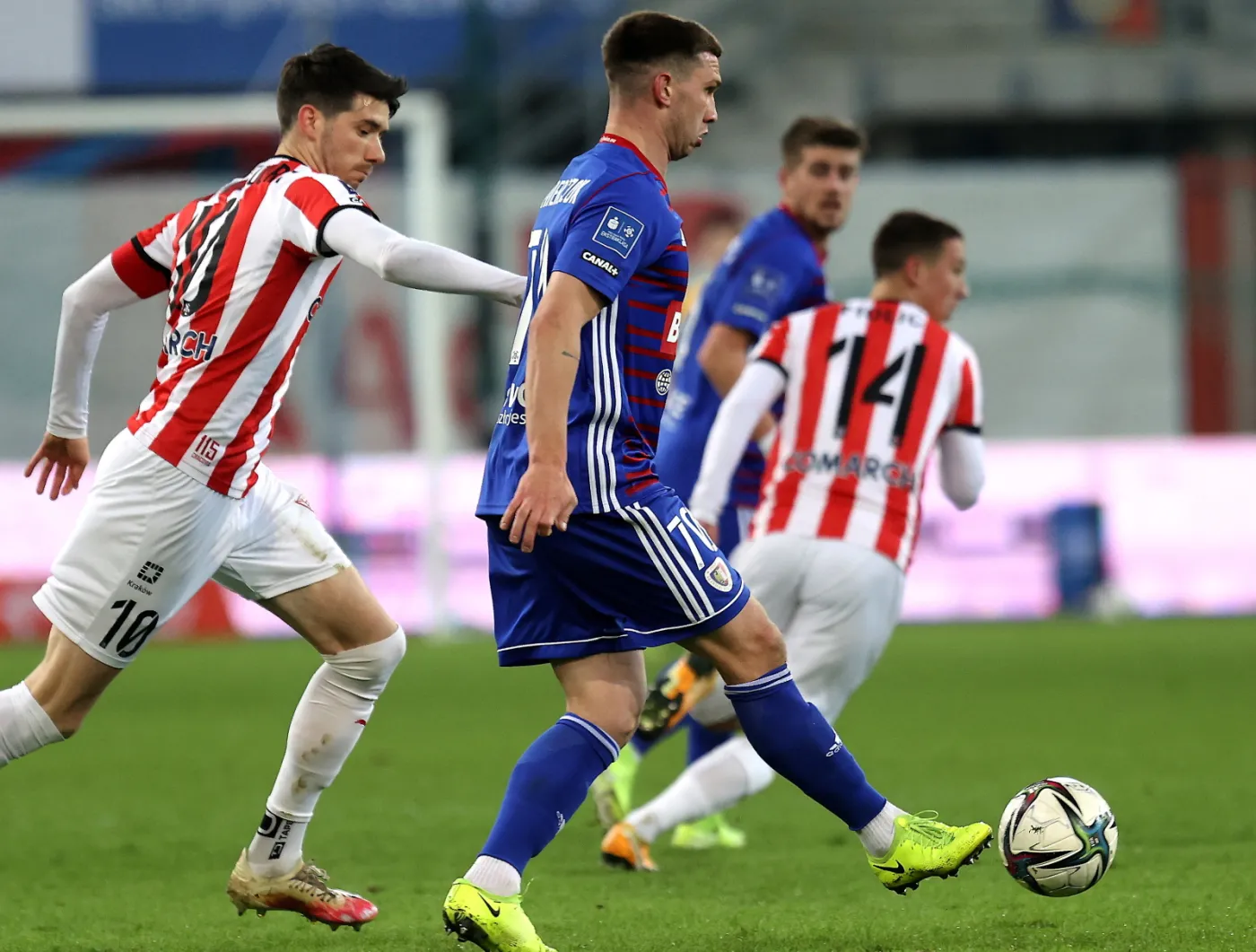 Cracovia nadal bez zwycięstwa. Świerczok i Steczyk zapewnili Piastowi trzy punkty