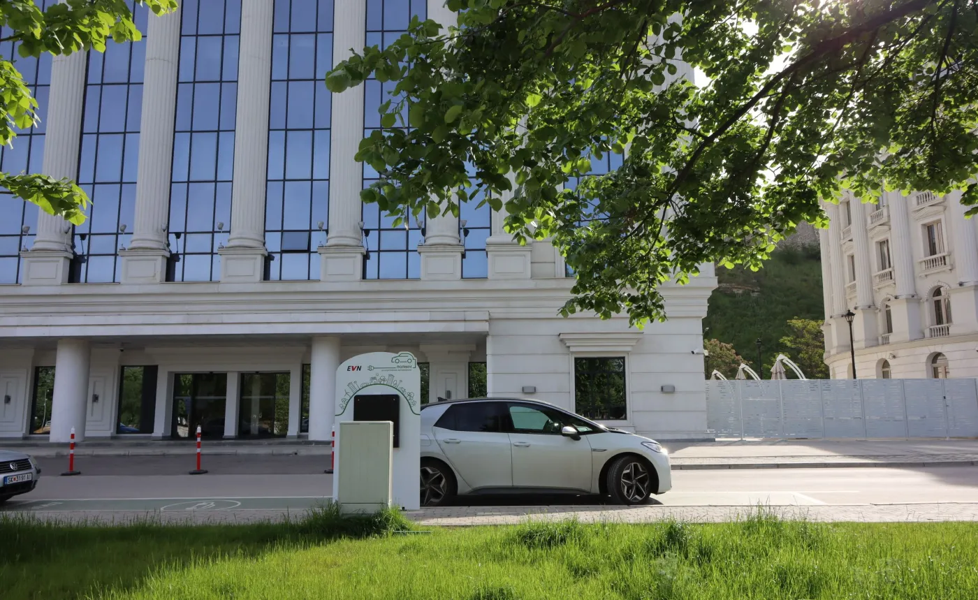 marek-wawrzeniec-i-volkswagen-id3-w-podrozy-przez-osiem-panstw-w-osiem-dni-37148365.jpg