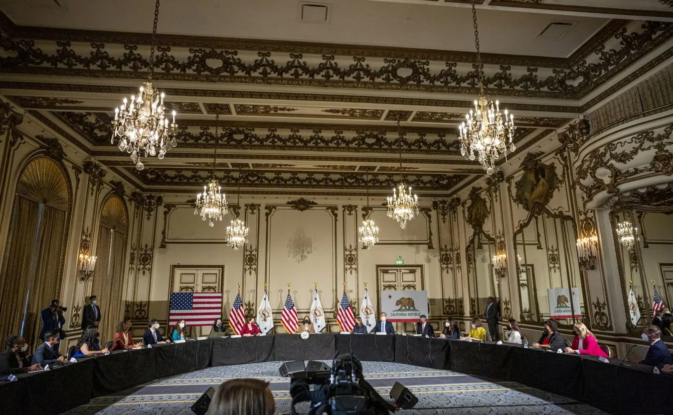  Wiceprezydent USA Kamala Harris dyskutuje o ochronie zdrowia reprodukcyjnego