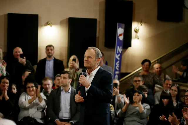 "Tusk pracuje w PO jako wolontariusz. Nie bierze ani złotówki"