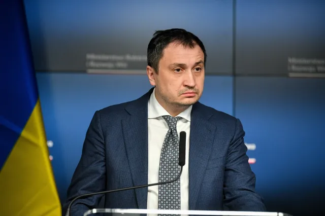 "Solski wpisuje się w retorykę Brukseli". Wszyscy mówią o kompromisie i szykują się na spór