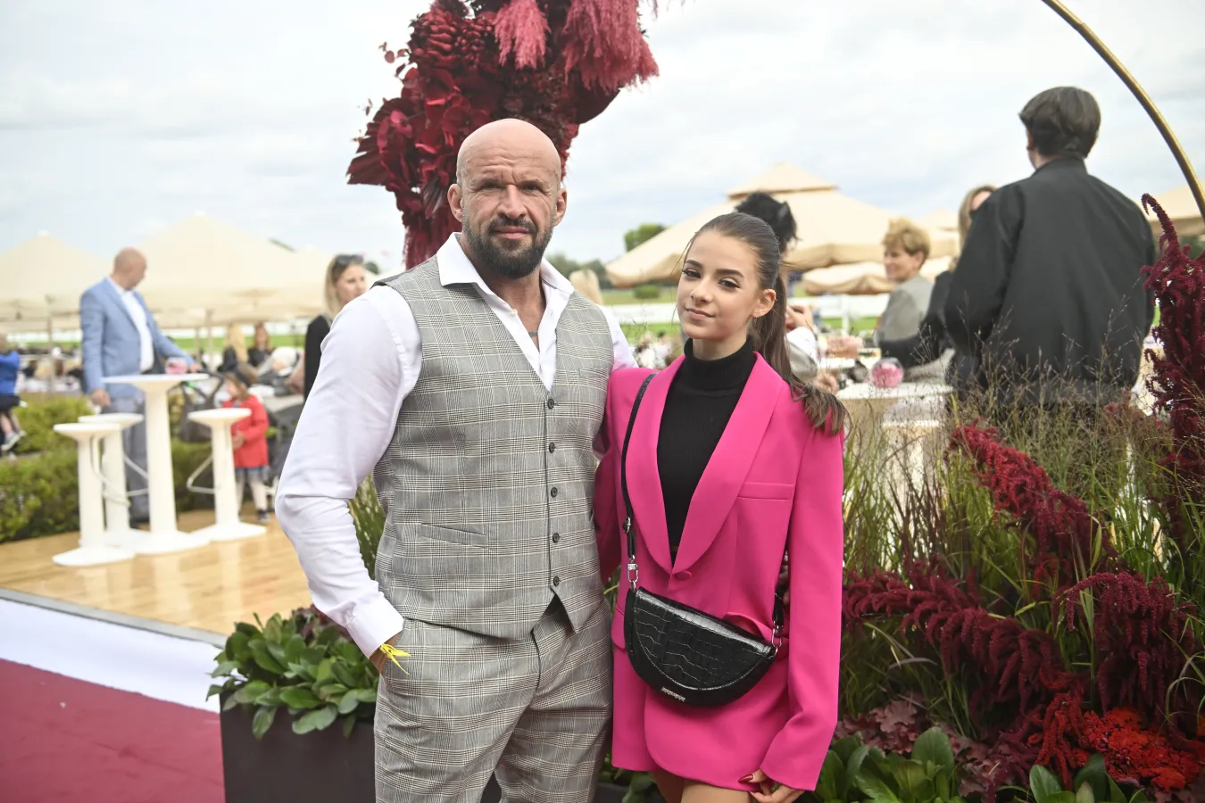 Tomasz Oświeciński w ogniu krytyki za ZDJĘCIE z córką. Nie obyło się bez ciętej riposty