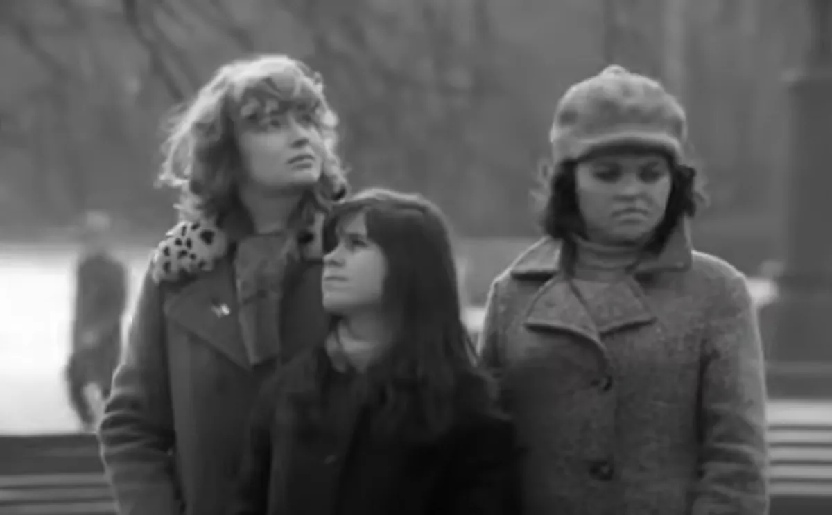 To była kultowa komedia PRL. Co stało się z bohaterkami "Dziewczyn do wzięcia"? [WIDEO]