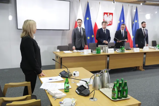 "Na żywo leci ten cyrk?". Joński wyłączony z obrad komisji śledczej