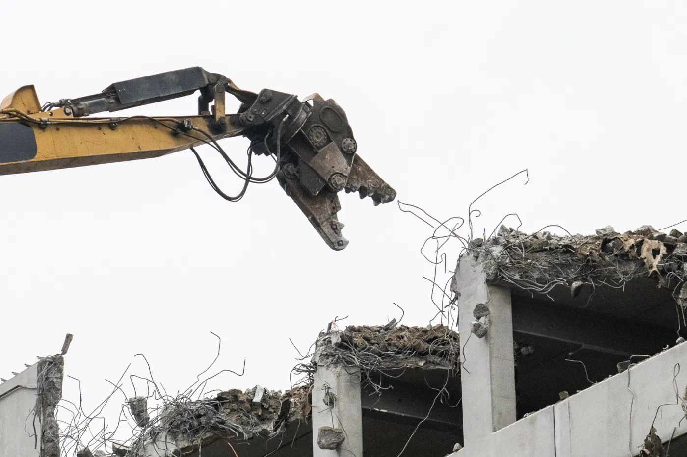 Rozbiórka Galerii Malta. Apokaliptyczny klimat jak w "The Last of Us" [FOTO]