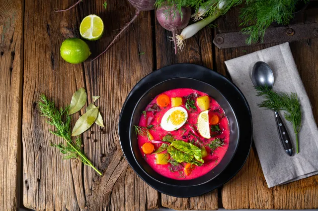 Tak podkręcisz smak botwinki. Magda Gessler dodaje ten sekretny składnik