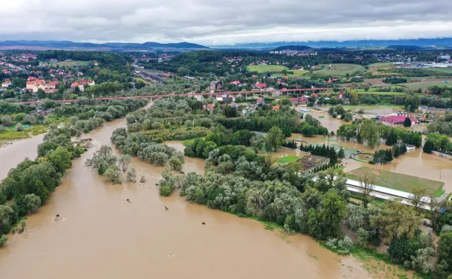 Tragiczne skutki powodzi na Dolnym Śląsku. Nieoficjalnie: 10 ofiar, wiele zaginionych
