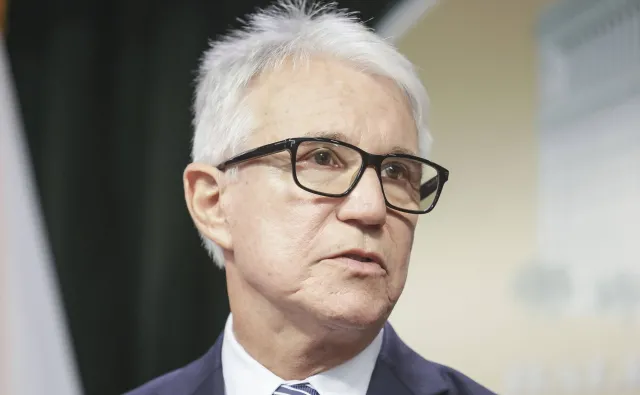 Zwrot w sprawie zabójstwa rodziców. Historia braci Menendezów wraca na wokandę